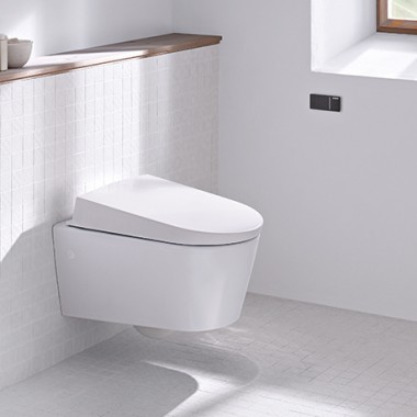 WC Geberit senza barriere architettoniche con comando d'uso a distanza